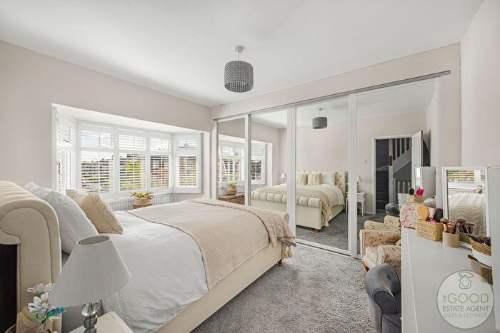 4 Bedroom Semi-detached House For Sale In Marlow Drive, Handforth, SK9