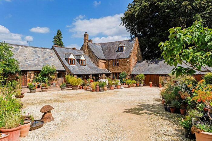 6 Bedroom Detached House For Sale In Church End, Swerford, Chipping Norton, Oxfordshire, OX7