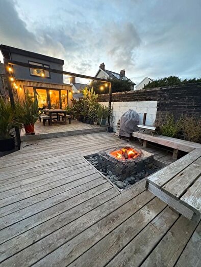 4 Bedroom Town House For Sale In High Street, Borth, SY24