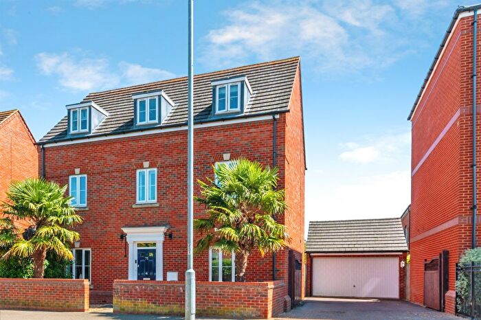 5 Bedroom Detached House For Sale In Ashmead Road, Bedford, MK41