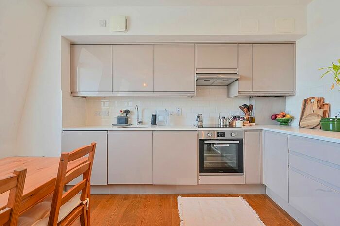 2 Bedroom Flat To Rent In Churchfield Road, Acton, London, W3