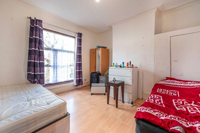 6 Bedroom Detached House For Sale In Neville, Forest Gate, London, E7