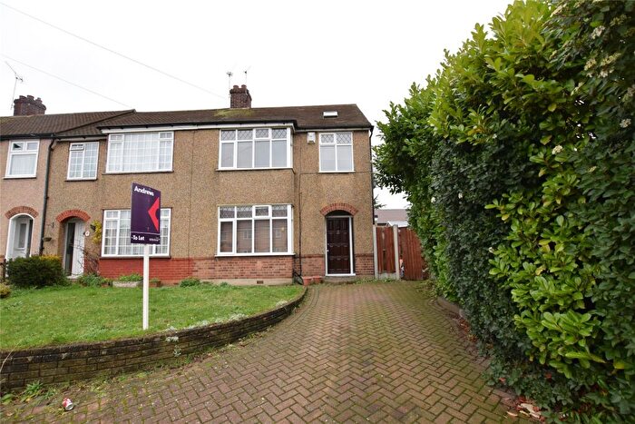 4 Bedroom Semi Detached House To Rent In Boundary Road, Romford, Essex, RM1