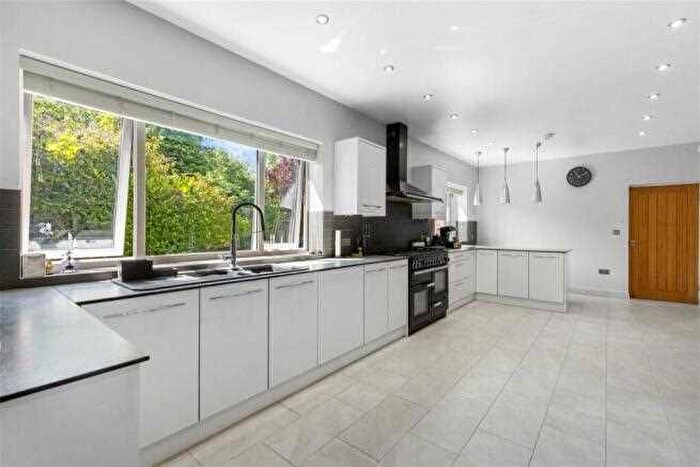 5 Bedroom Detached House To Rent In Yewhurst Road, Solihull, B91