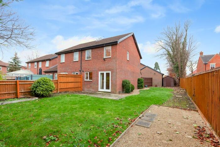 3 Bedroom Semi-Detached House To Rent In Riley Close, Abingdon, OX14