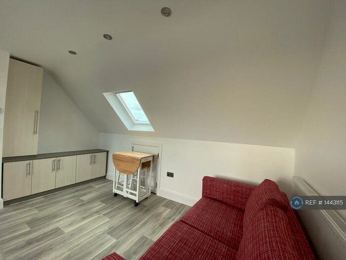 1 Bedroom Flat To Rent In Kenton Road, Harrow, HA3