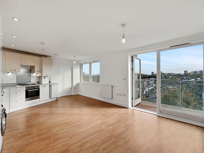 1 Bedroom Flat To Rent In Humberton House, Ward Lane, E9