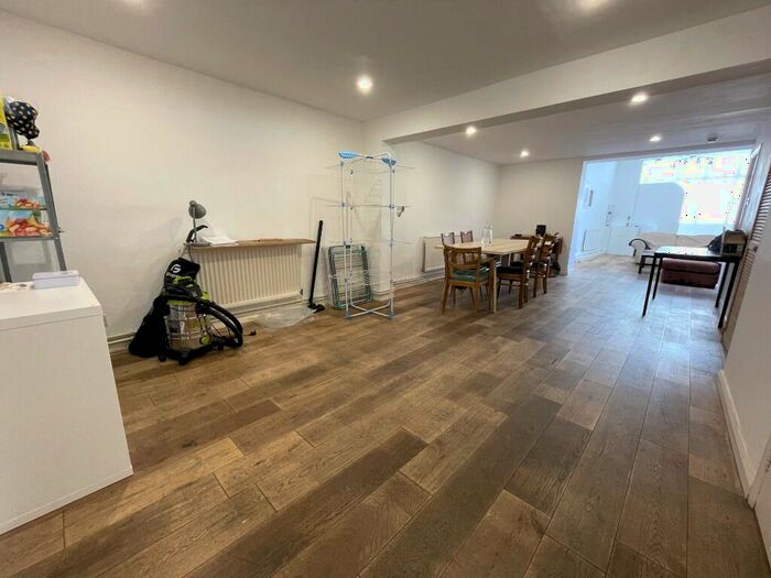 4 Bedroom Flat To Rent In Liverpool Road, London, N1