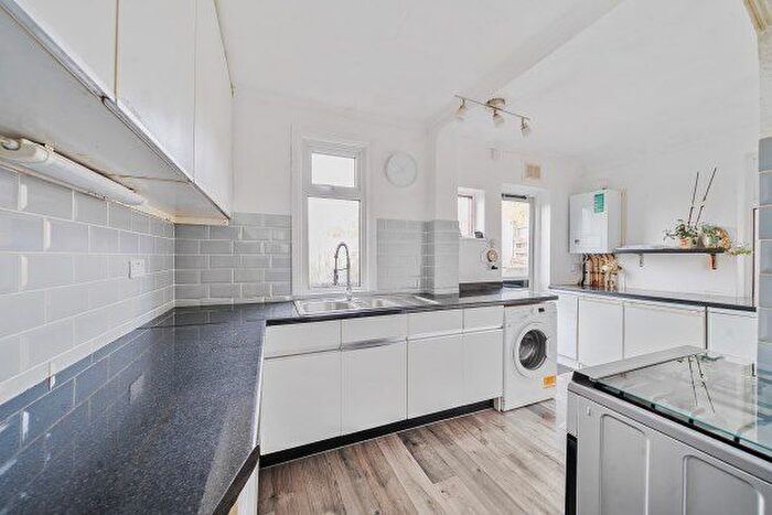 3 Bedroom Property To Rent In Woodstock Avenue, Romford, RM3