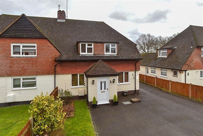 3 Bedroom Semi Detached House For Sale In Captains Close, Sutton Valence, Maidstone, Kent, ME17
