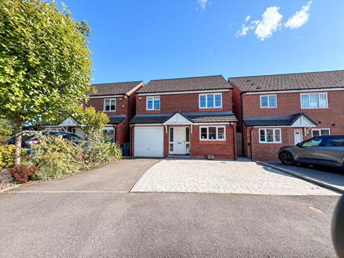 4 Bedroom Semi-Detached House For Sale In Kings Park West, Kings Norton, B38