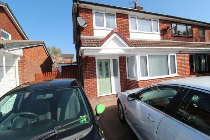 3 Bedroom Semi Detached House To Rent In Edgemoor Close, Radcliffe, M26