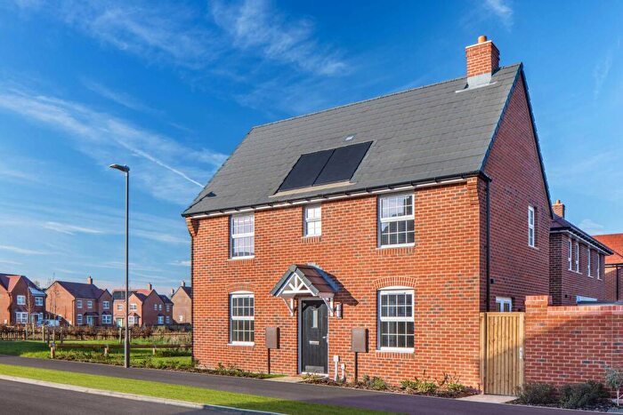 3 Bedroom End Of Terrace House For Sale In Armstrongs Fields, Broughton, Aylesbury, HP22