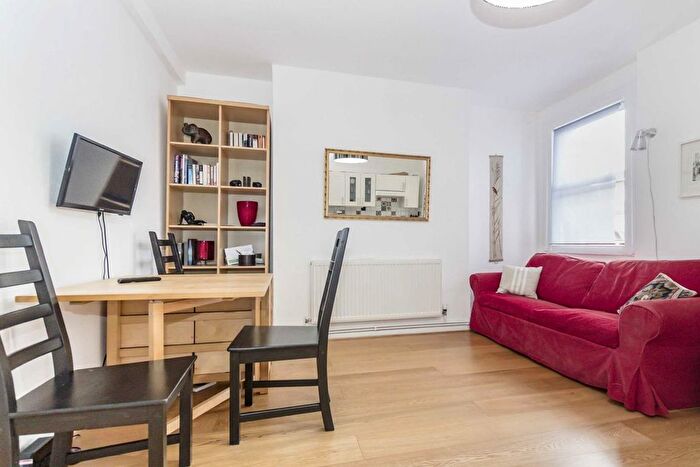 1 Bedroom Flat To Rent In Cavell Street, Aldgate, E1