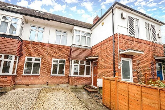 2 Bedroom Maisonette For Sale In Herlwyn Avenue, Ruislip, HA4