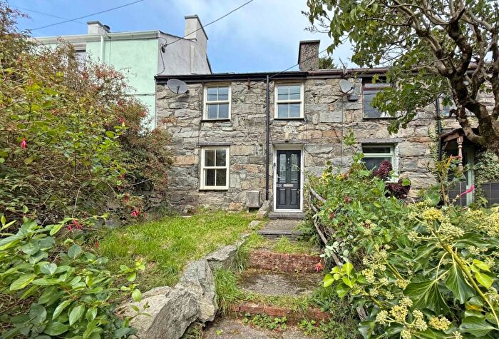 2 Bedroom Terraced House For Sale In Bryn Derwen Terrace, Talysarn, Caernarfon, Gwynedd, LL54