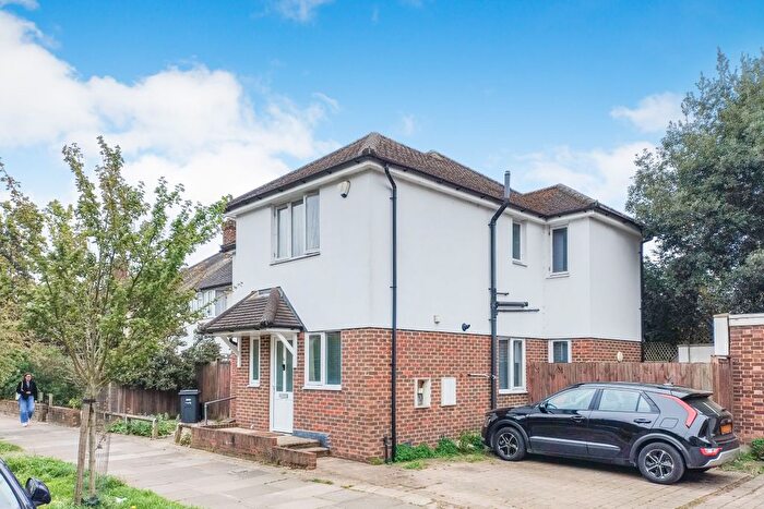 2 Bedroom Semi Detached House For Sale In Firs Lane, London, N21