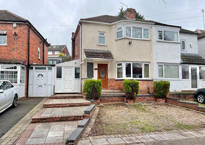 2 Bedroom Semi Detached House For Sale In Courtenay Road, Great Barr, Birmingham, B44