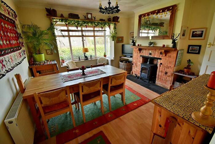 3 Bedroom Detached House For Sale In Christchurch Road, West Parley, Ferndown, BH22