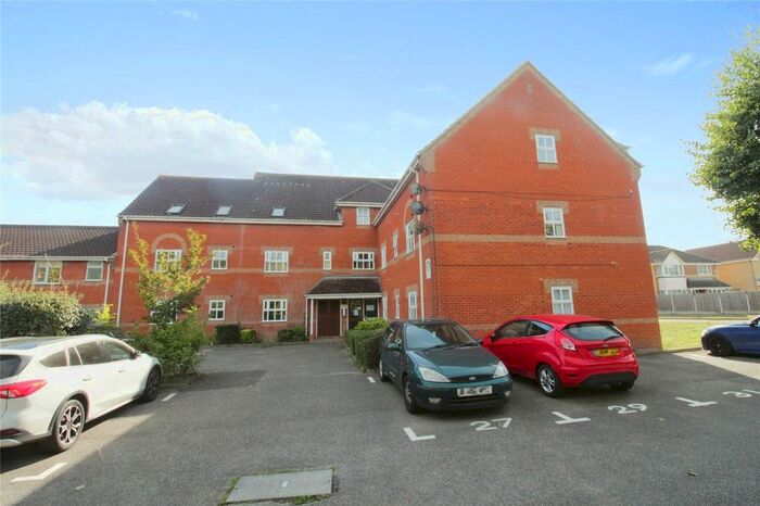 2 Bedroom Flat To Rent In Willow Court, Northampton Grove, Basildon, SS16