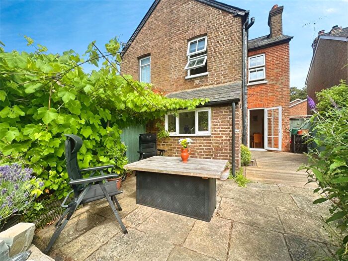 3 Bedroom Semi-Detached House For Sale In Gore Road, Burnham, Slough, SL1