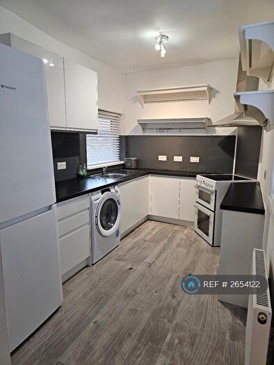 3 Bedroom Terraced House To Rent In Old Road, Manchester, M9