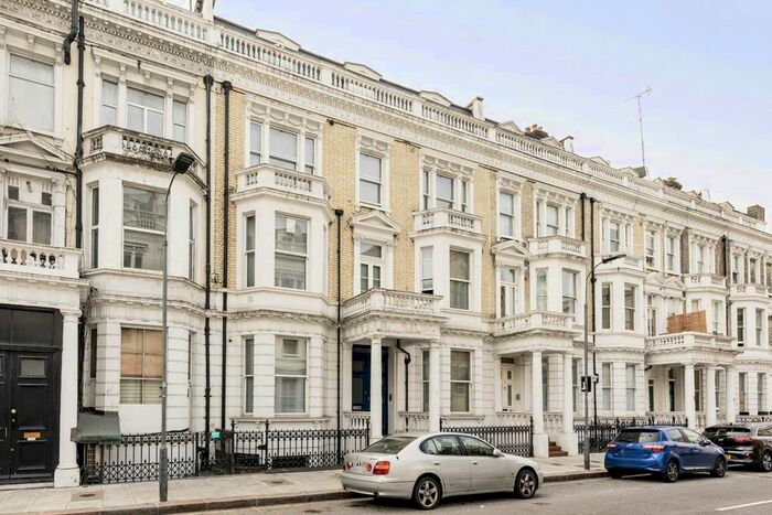 Studio To Rent In Castletown Road, London, W14