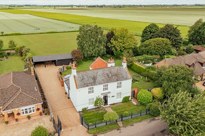 5 Bedroom Detached House For Sale In Back Road, Friday Bridge, Wisbech, PE14