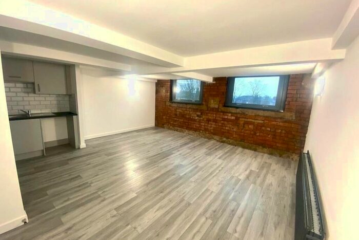 1 Bedroom Flat To Rent In Whingate, Leeds, LS12