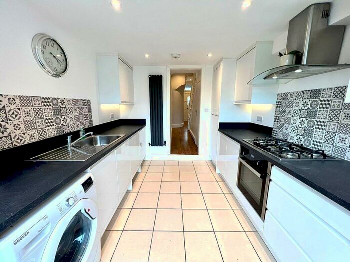 3 Bedroom Terraced House To Rent In Bannockburn Road, Plumstead, London, SE18