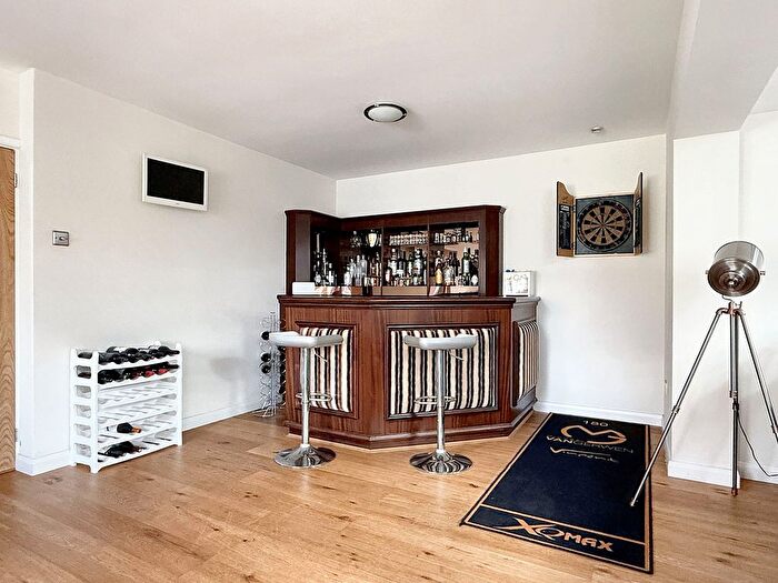 4 Bedroom Detached House For Sale In Main Road, Marchwood, SO40