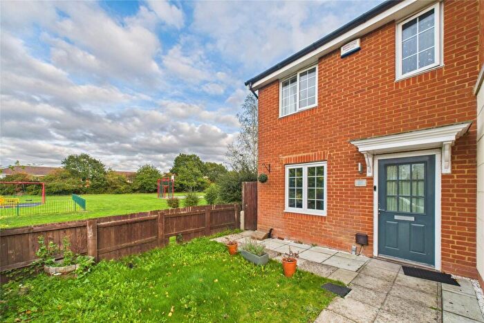 2 Bedroom End Of Terrace House For Sale In Jersey Drive, Winnersh, Wokingham, Berkshire, RG41