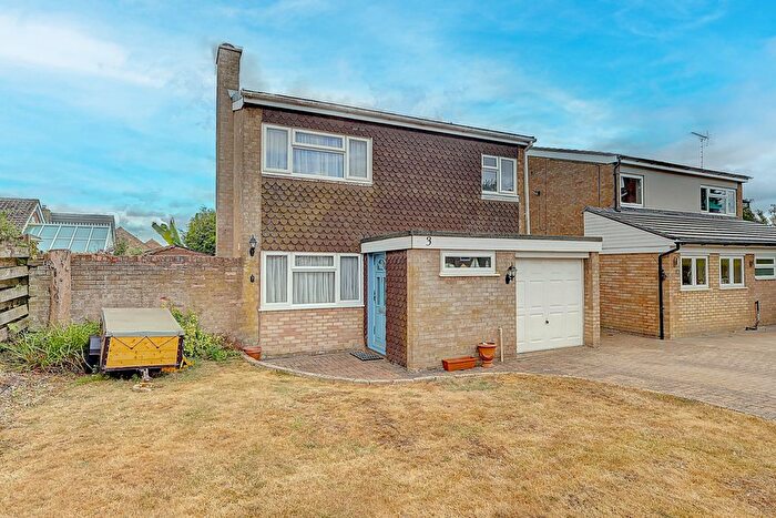 4 Bedroom Detached House For Sale In Nightingale Close, Hazlemere, High Wycombe, Buckinghamshire, HP15