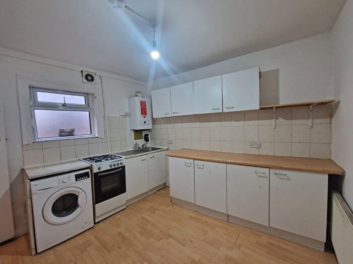 2 Bedroom Flat To Rent In Romford Road, London, E12