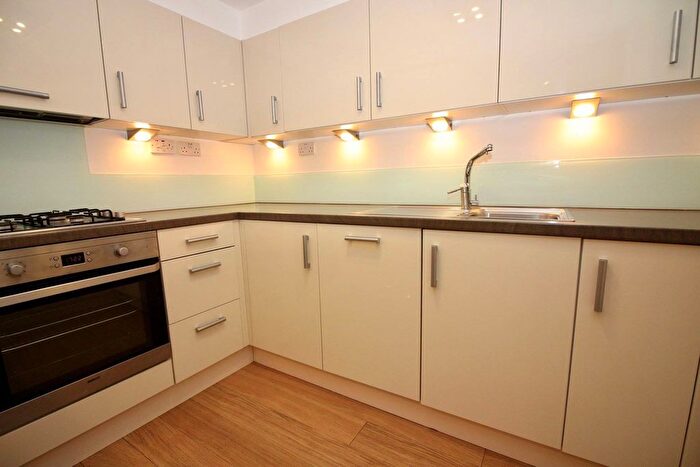 1 Bedroom Flat To Rent In Green Lanes, London, N16