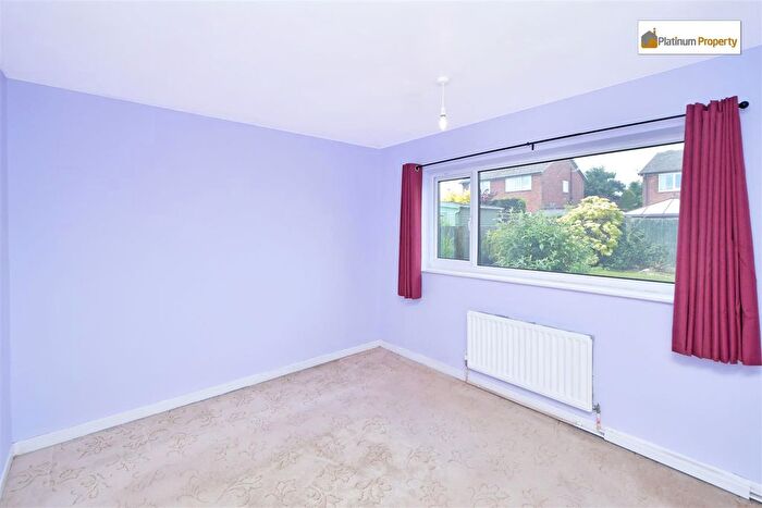 3 Bedroom Detached Bungalow For Sale In Woodside Drive, Meir Heath, ST3