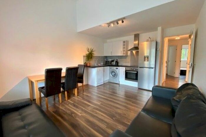 4 Bedroom Flat To Rent In Longfellow Way, Bermondsey, SE1