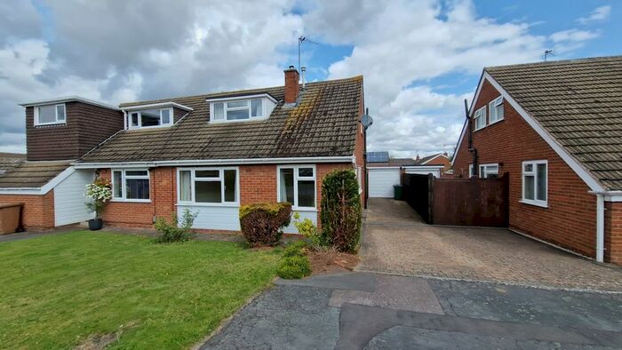 3 Bedroom Semi-Detached House To Rent In Monarch Close, Birstall, LE4