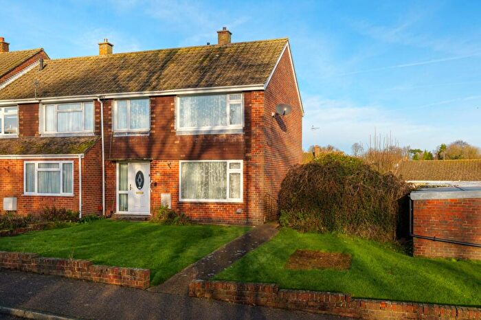 3 Bedroom End Of Terrace House For Sale In Palm Tree Way, Lyminge, CT18