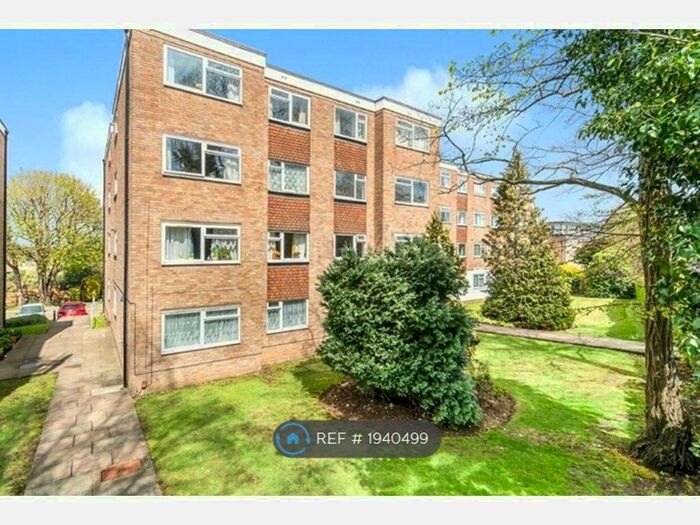 2 Bedroom Flat To Rent In Dunbar Court, Sutton, SM1
