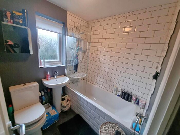 1 Bedroom Apartment For Sale In Sandon Close, Rochford, Essex, SS4