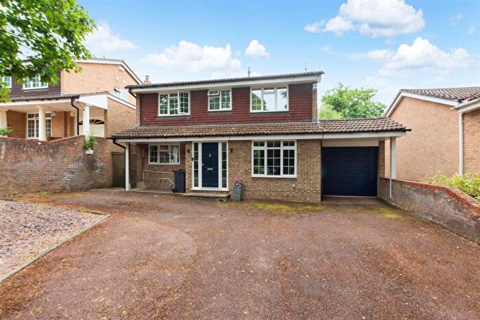 4 Bedroom Detached House For Sale In Osgood Avenue, Orpington, BR6