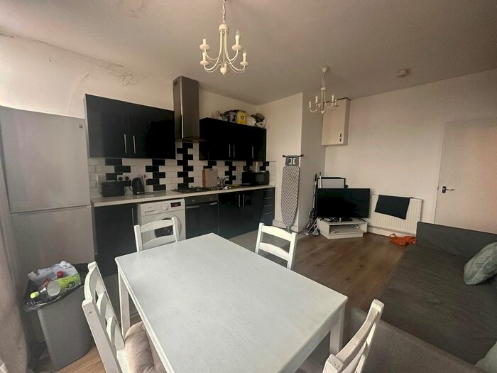 3 Bedroom Flat To Rent In D Caxton Road, Wimbledon, SW19