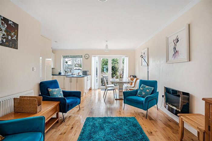 3 Bedroom Property For Sale In Highfield Road, Woodford Green, IG8
