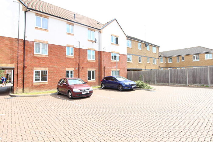 2 Bedroom Flat To Rent In Sarum Court, Sarum Road, Luton, LU3