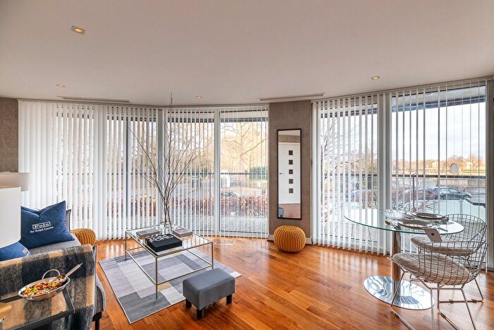 1 Bedroom Flat For Sale In Centurion Building, Queenstown Road, Chelsea Bridge Wharf, London, SW11