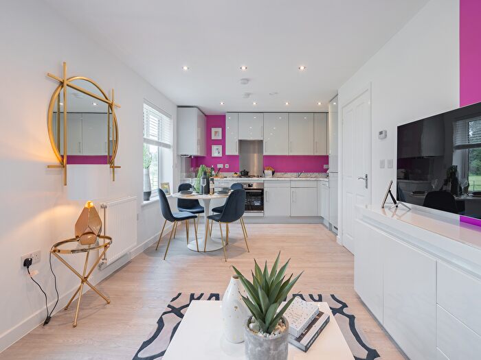 1 Bedroom Flat For Sale In "The Dewbury Apartments" At Valley Park, Eskdale Drive, Didcot, OX11