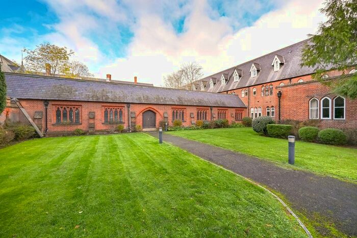 1 Bedroom Flat To Rent In Hatch Lane, Windsor, SL4