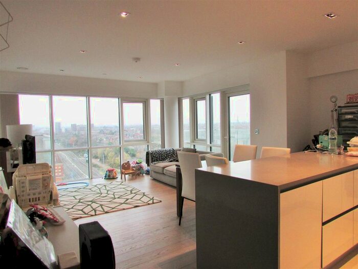 2 Bedroom Flat To Rent In Longfield Avenue, London, W5