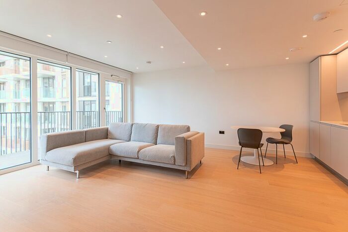 1 Bedroom Flat To Rent In White City Living, Lincoln Apartments, Fountain Park Way, White City, W12